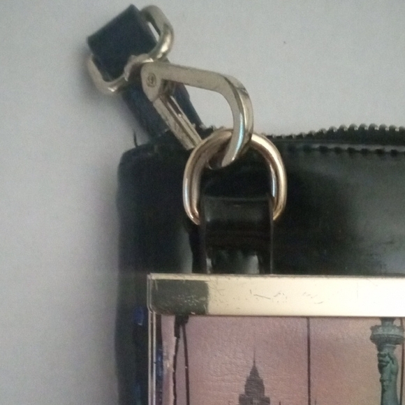 Nicole Lee Black and Multicolor New York City Crossbody Bag - Picture 10 of 13